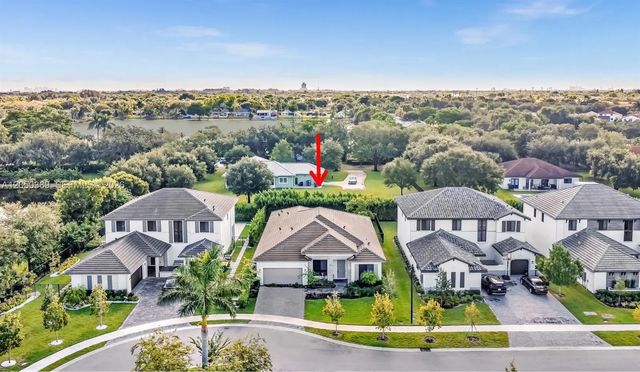 5736 Sw 104th Terrace, Cooper City