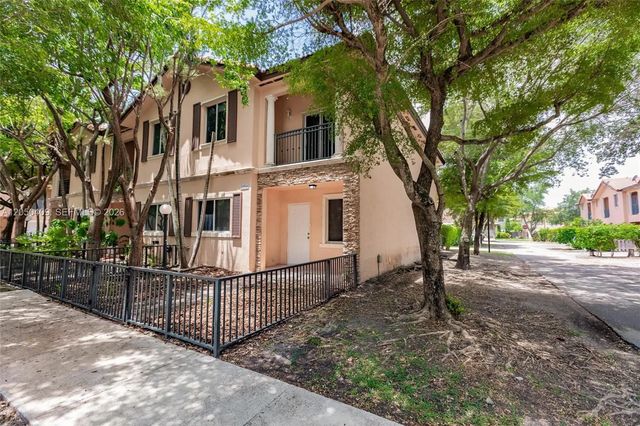 2 of 40 - 22946 Sw 112th Place, Miami, FL