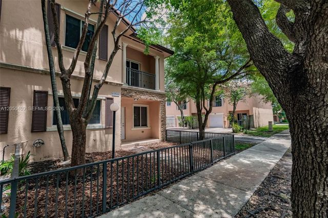 3 of 40 - 22946 Sw 112th Place, Miami, FL