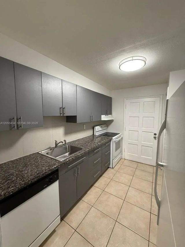 4 of 19 - 8600 Sw 109th Avenue #4-112, Miami, FL