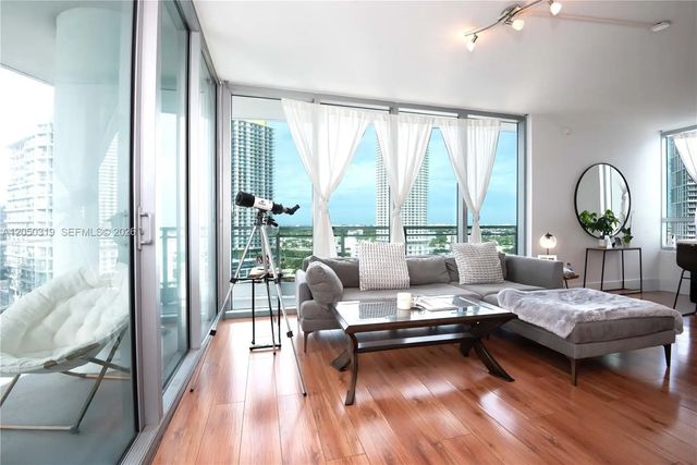3 of 36 - 90 Sw 3rd Street #2113, Miami, FL