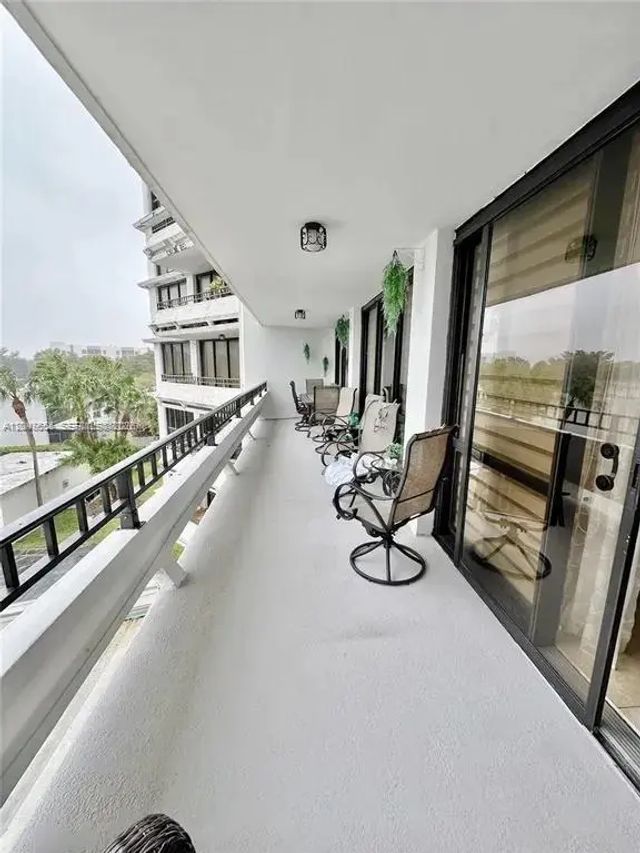 2 of 7 - 13953 Kendale Lakes Circle #410b, Miami, FL