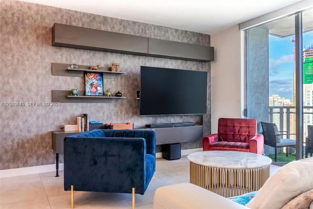3 of 34 - 90 Sw 3rd Street #3703, Miami, FL