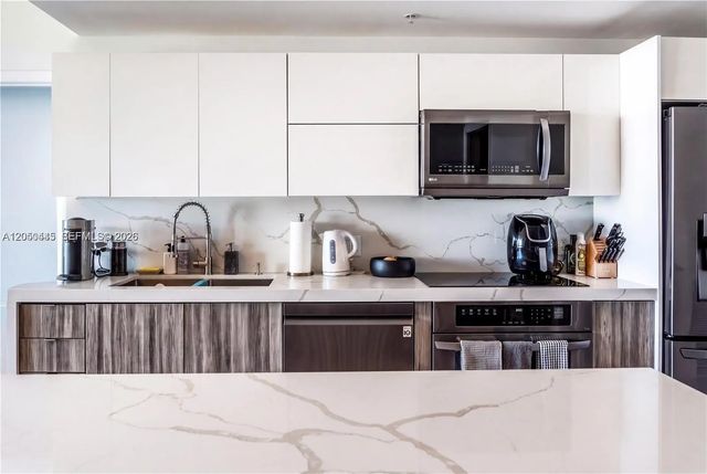 4 of 34 - 90 Sw 3rd Street #3703, Miami, FL