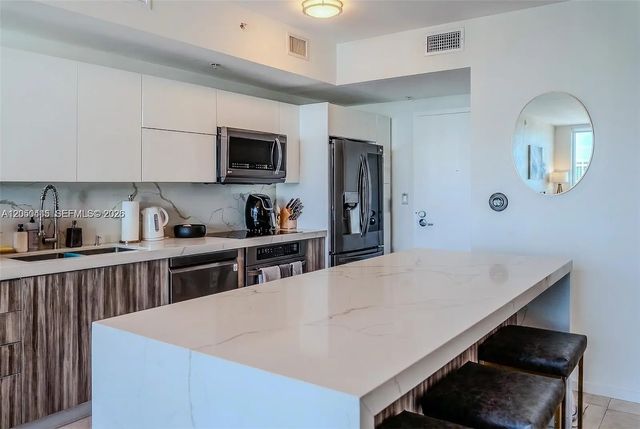 5 of 34 - 90 Sw 3rd Street #3703, Miami, FL