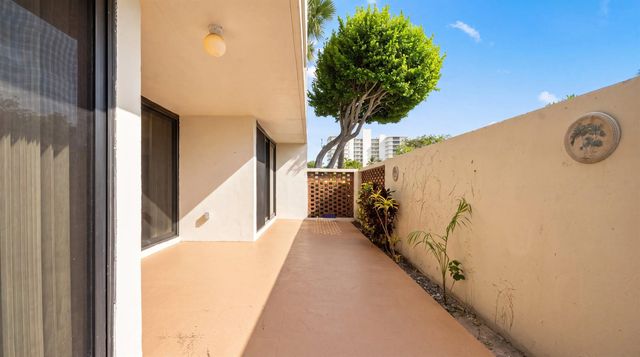 2 of 22 - 225 S Beach Road #102, Jupiter, FL