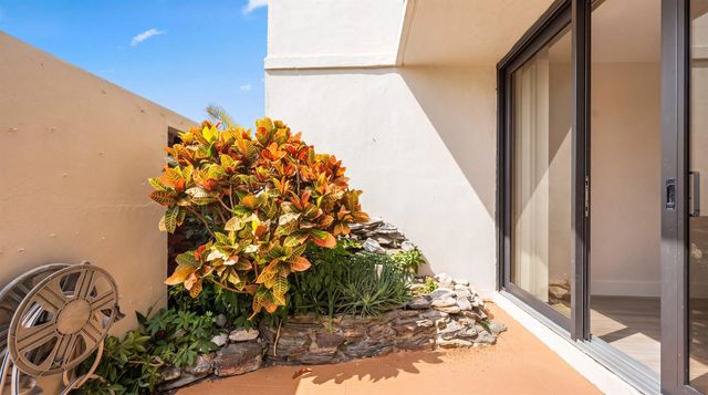 4 of 22 - 225 S Beach Road #102, Jupiter, FL