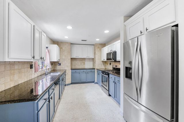 3 of 25 - 2933 Ne 1st Avenue, Wilton Manors, FL