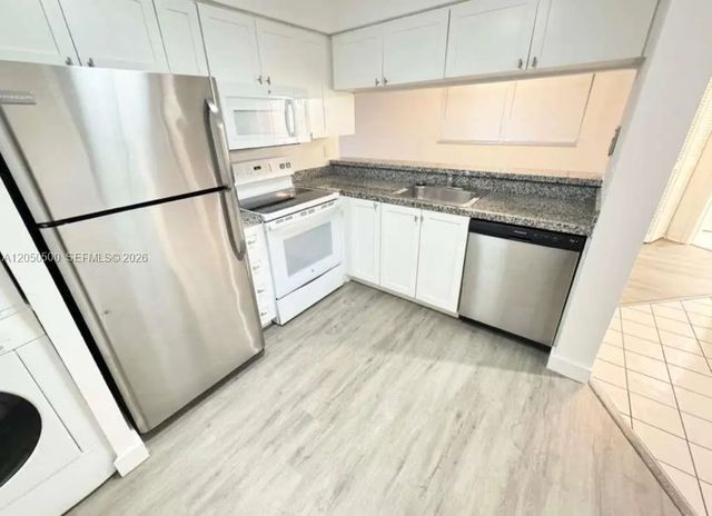 4 of 37 - 14208 Glenmoor Drive #14208, West Palm Beach, FL