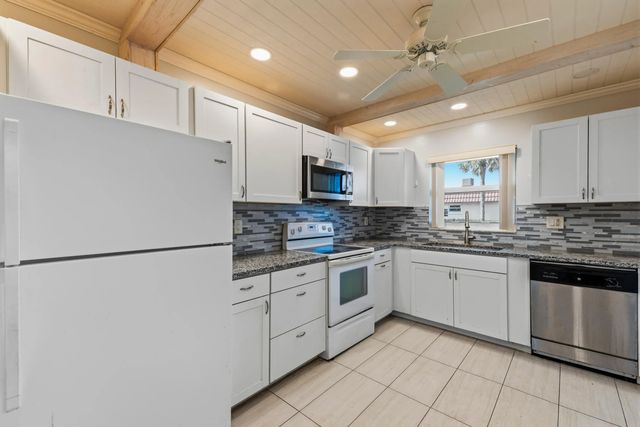 5 of 44 - 5725 Fernley Drive E #66, West Palm Beach, FL