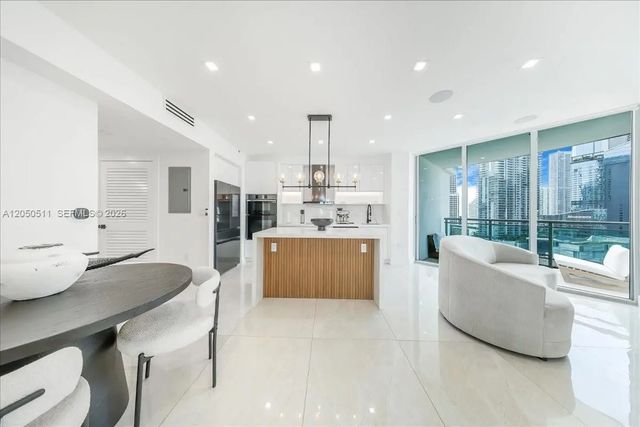 5 of 19 - 350 S Miami Avenue #2314, Miami, FL