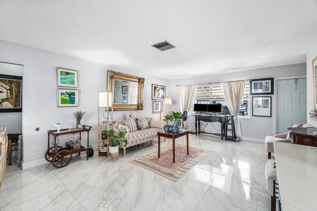 3 of 26 - 114 Sw 8th Court, Boynton Beach, FL