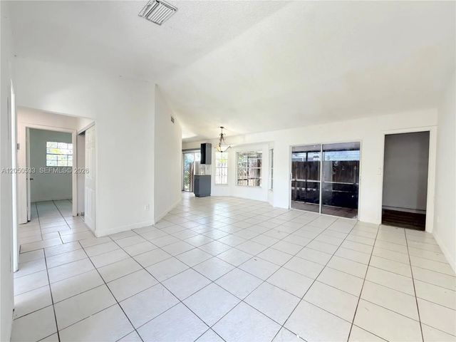 4 of 19 - 9850 W Heather Lane, Miramar, FL