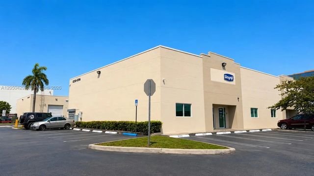 5 of 16 - 6354 Nw 99th Avenue #11, Doral, FL
