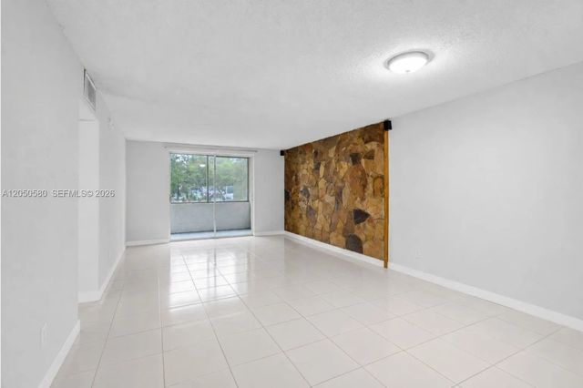 8501 Nw 8th Street #105, Miami