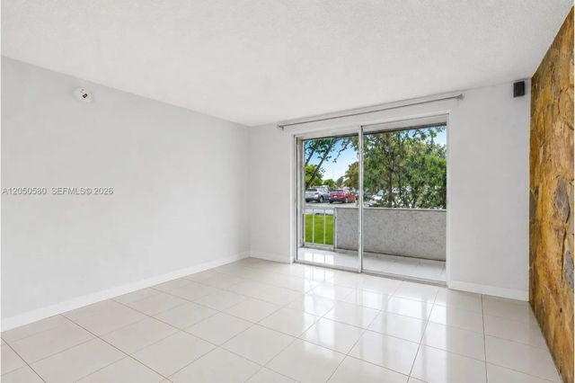 3 of 19 - 8501 Nw 8th Street #105, Miami, FL