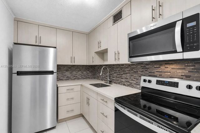 4 of 19 - 8501 Nw 8th Street #105, Miami, FL