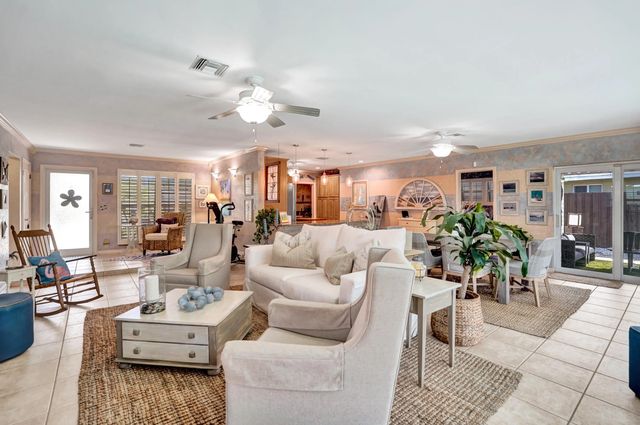 3 of 27 - 2117 Ne 62nd Court, Fort Lauderdale, FL
