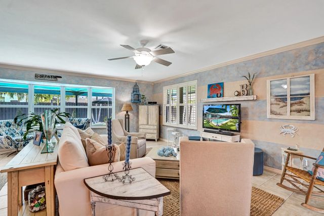 4 of 27 - 2117 Ne 62nd Court, Fort Lauderdale, FL