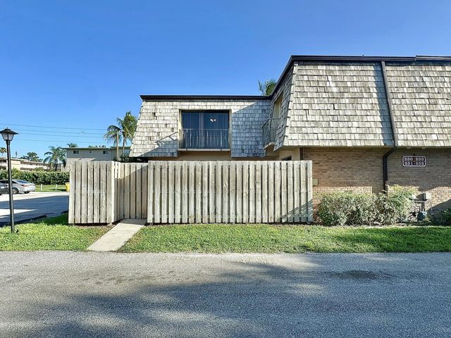 251 Lake Arbor Drive, Palm Springs