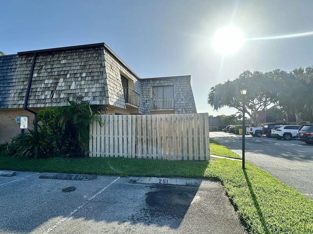 2 of 38 - 251 Lake Arbor Drive, Palm Springs, FL