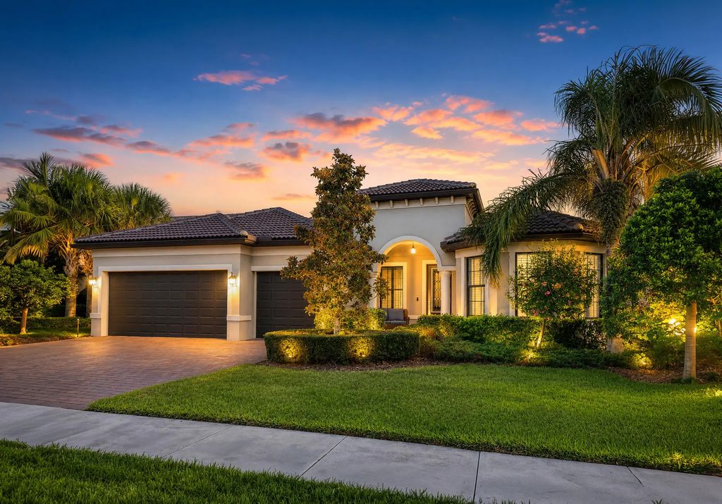 604 Se Monteiro Drive, Port St. Lucie
