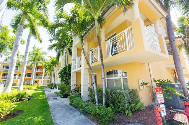 3 of 82 - 18451 Ne 27th Place, Aventura, FL