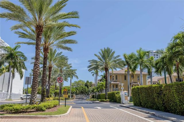 5 of 82 - 18451 Ne 27th Place, Aventura, FL