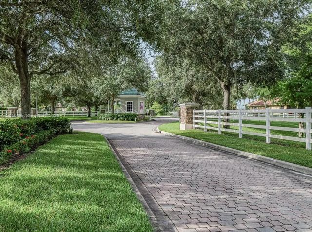 2 of 40 - 520 Caroline Drive, Vero Beach, FL
