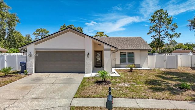 4 of 60 - 10813 Roundview Lane, Tampa, FL