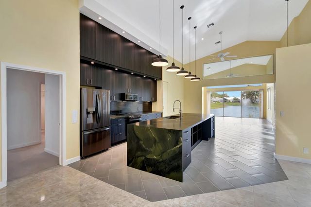 11922 Fountainside Circle, Boynton Beach