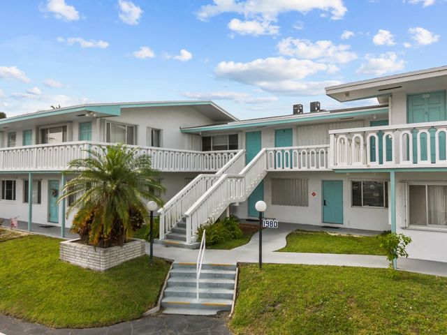 4 of 35 - 1980 Sunset Avenue #7, Lake Worth Beach, FL