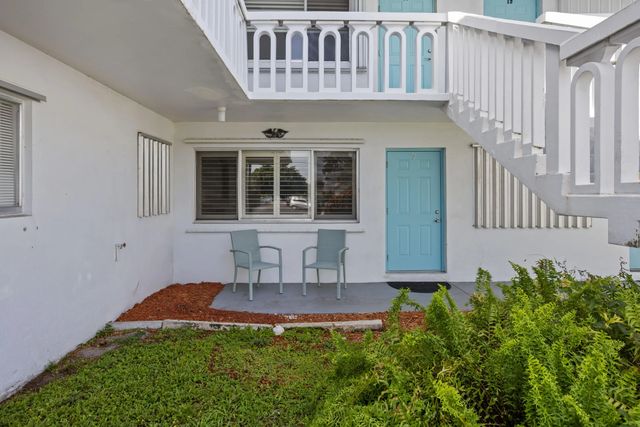 5 of 35 - 1980 Sunset Avenue #7, Lake Worth Beach, FL