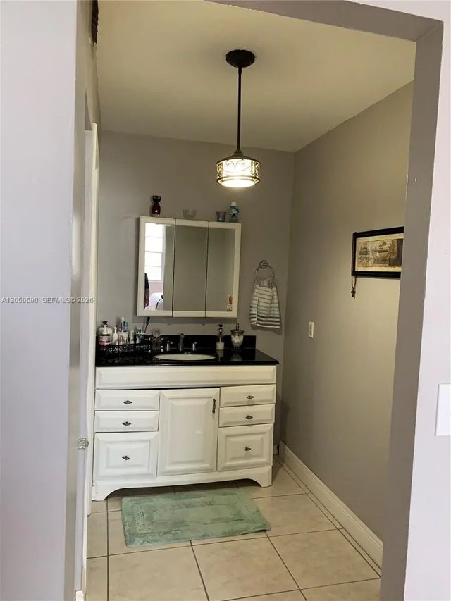 3 of 8 - 2025 Ne 164th Street #808, North Miami Beach, FL