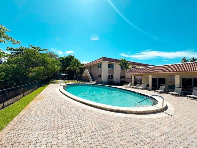 2 of 11 - 124 Ne 19th Court #b102, Wilton Manors, FL