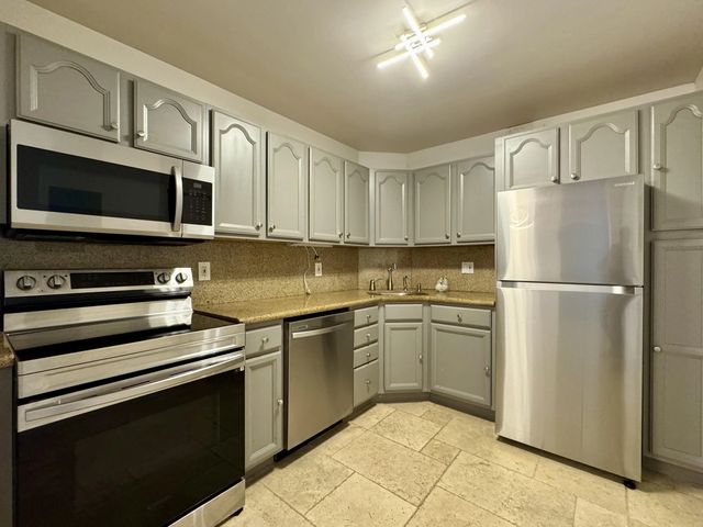 3 of 11 - 124 Ne 19th Court #b102, Wilton Manors, FL