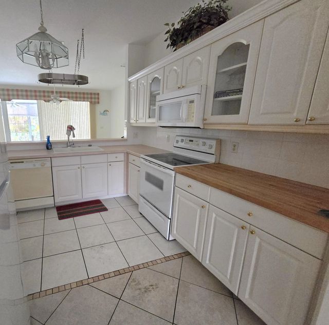 2 of 31 - 536 Nw Cortina Lane, Port St. Lucie, FL