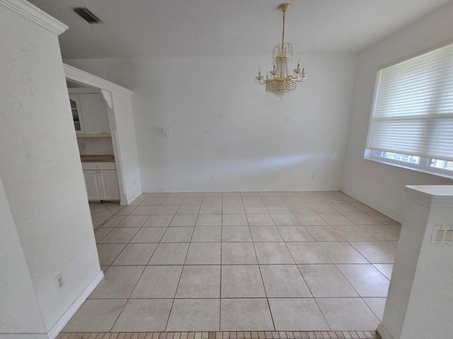 3 of 31 - 536 Nw Cortina Lane, Port St. Lucie, FL