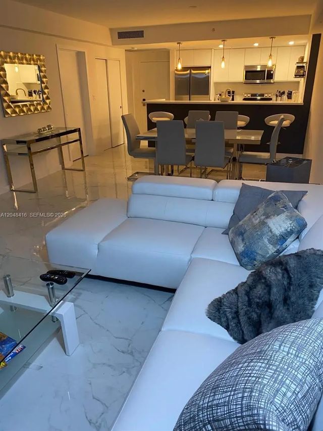 4 of 57 - 5601 Collins Avenue #722, Miami Beach, FL