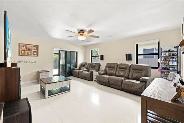 4 of 29 - 40 Nw 119th Street, Miami, FL