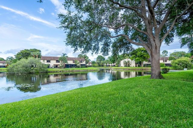 3 of 60 - 3727 Carambola Circle N #2823, Coconut Creek, FL