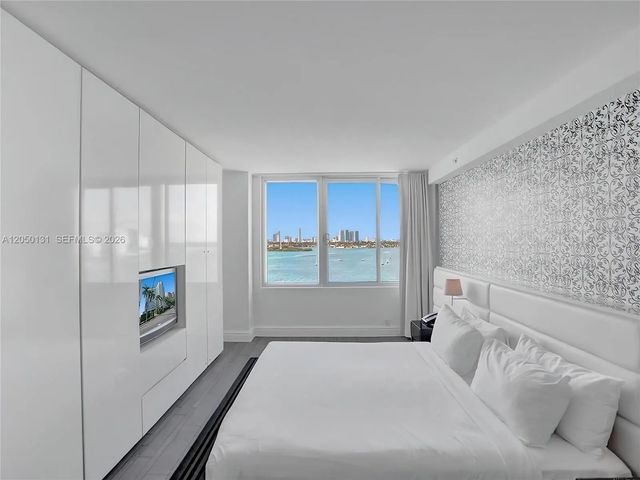 3 of 11 - 1100 West Avenue #1024, Miami Beach, FL