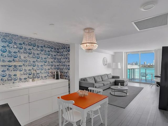 5 of 11 - 1100 West Avenue #1024, Miami Beach, FL