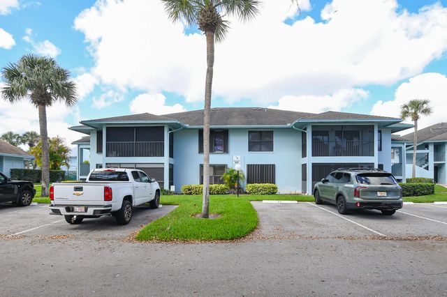 950 S Kanner Highway #905, Stuart