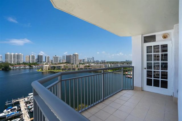 5 of 25 - 18041 Biscayne Boulevard #1404, Aventura, FL