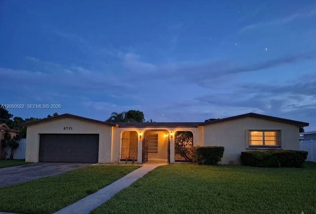 8721 Nw 18th Street, Pembroke Pines