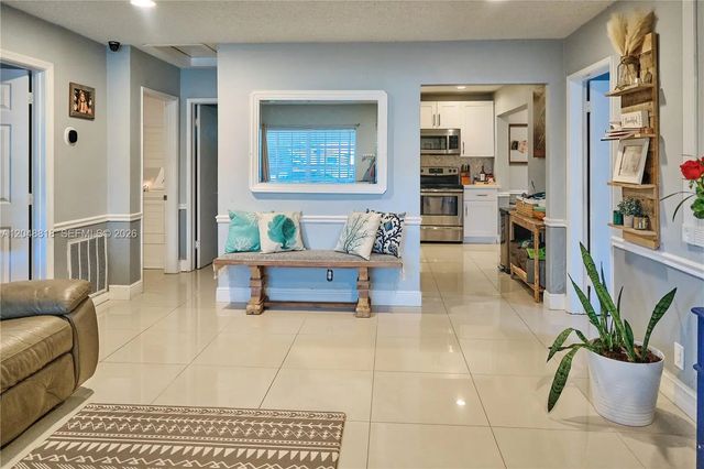 3 of 22 - 5417 Ne 4th Terrace, Oakland Park, FL