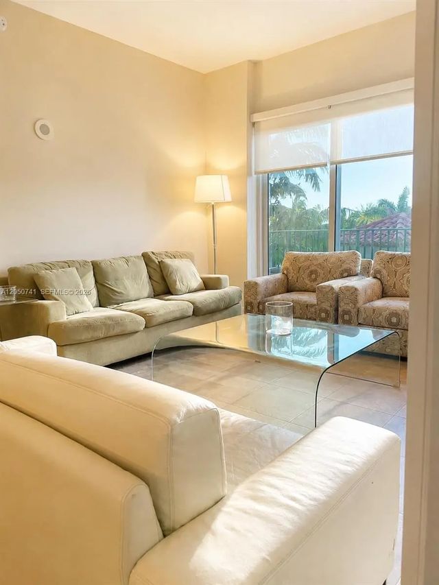 3 of 20 - 20000 E Country Club Drive #405, Aventura, FL