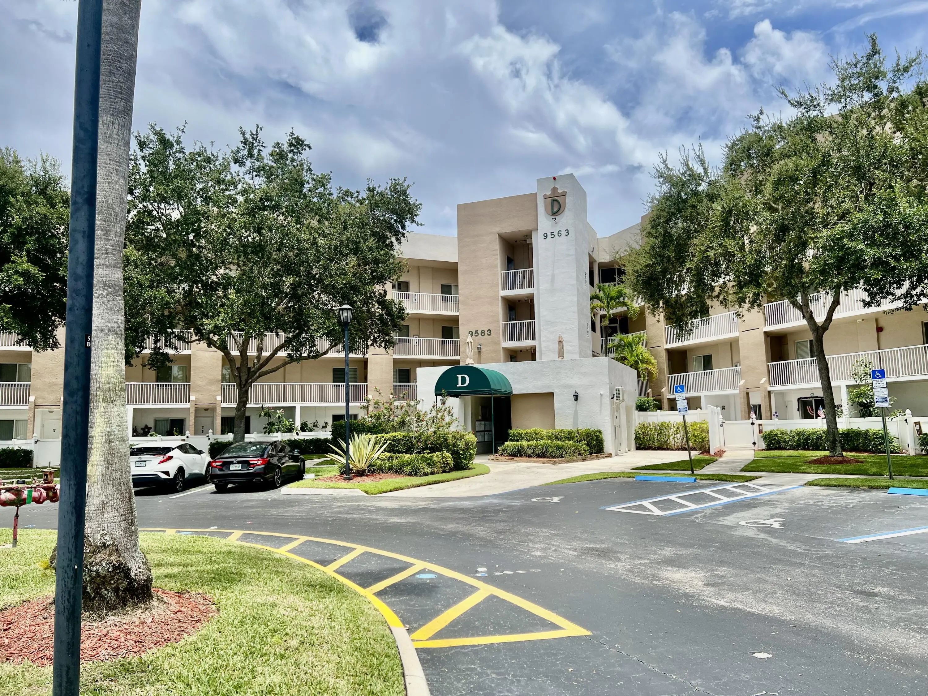 9563 Weldon Circle #304, Tamarac