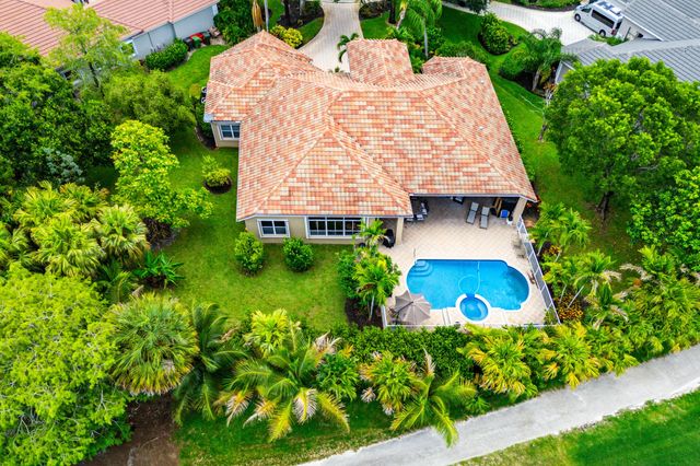 2 of 38 - 911 Forest Glen Lane, Wellington, FL
